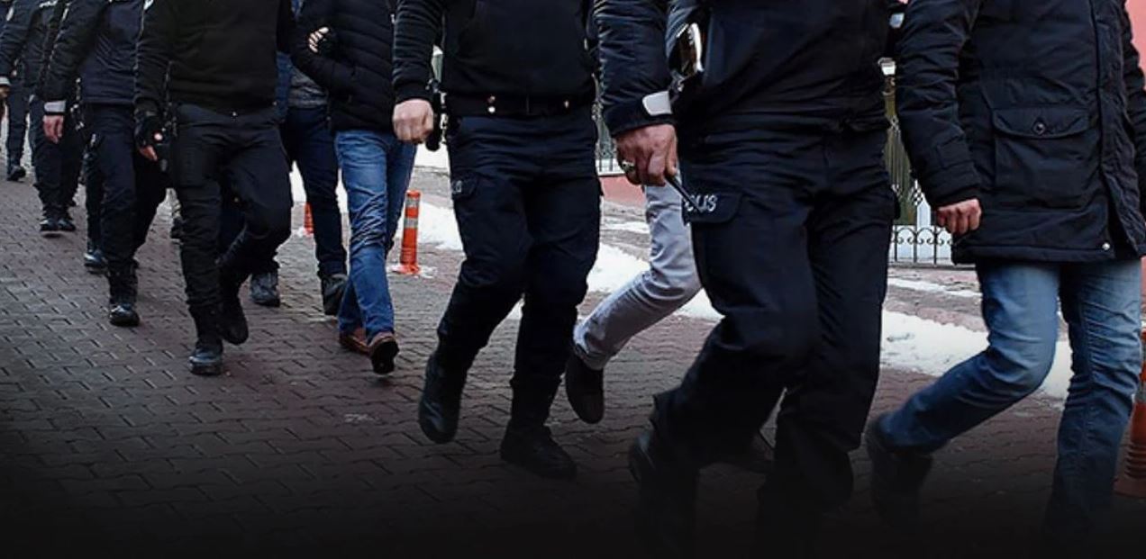 İzmir'de yasa dışı bahis operasyonu... 24 şüpheli yakalandı