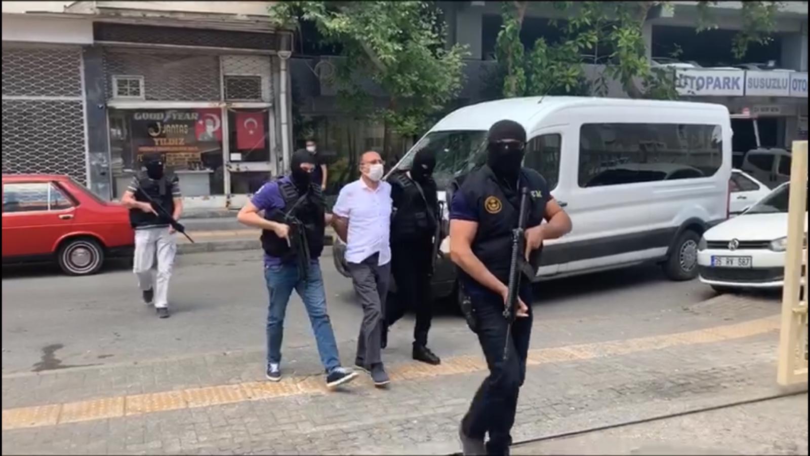 Son Dakika: Kırmızı bültenle aranan DHKP/C’nin para kasası İzmir’de yakalandı