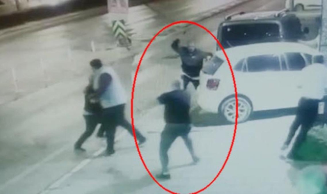 İzmir'de gece kulübünde çalışan kadını kaçırmaya kalktı: Ortalık savaş alanında döndü