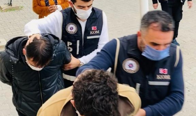Çeşme'de 2 göçmen kaçakçısı tutuklandı