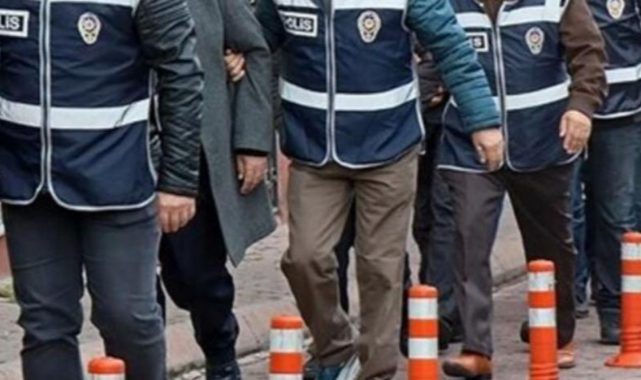İzmir'de FETÖ'nün gaybubet evlerine operasyon: 31 gözaltı