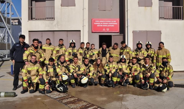 İzmir'de İtfaiye eri aday memurların eğitimleri tamamlandı