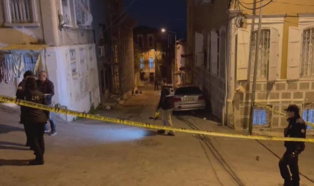 İzmir'de 6 kişinin yaralandığı yol verme kavgasıyla ilgili 2 şüpheli yakalandı
