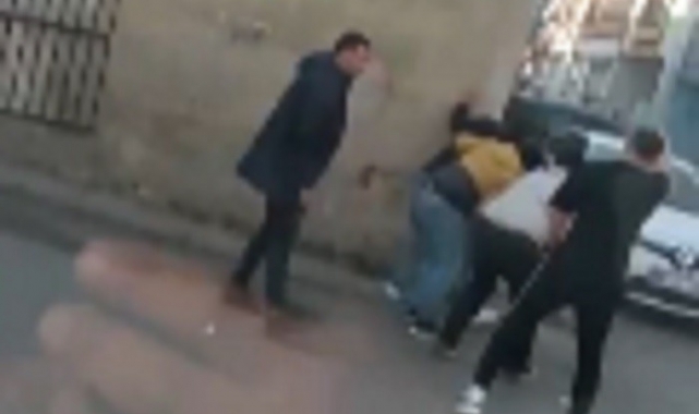 İzmir'de güpegündüz silahlı çatışma anı kamerada