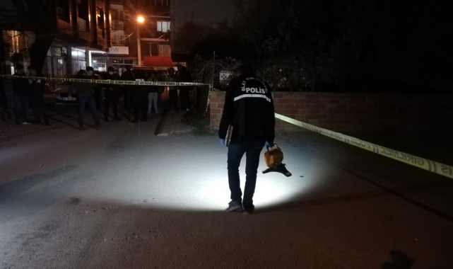 İzmir'de sokak ortasında silahla vurulan kişi öldü