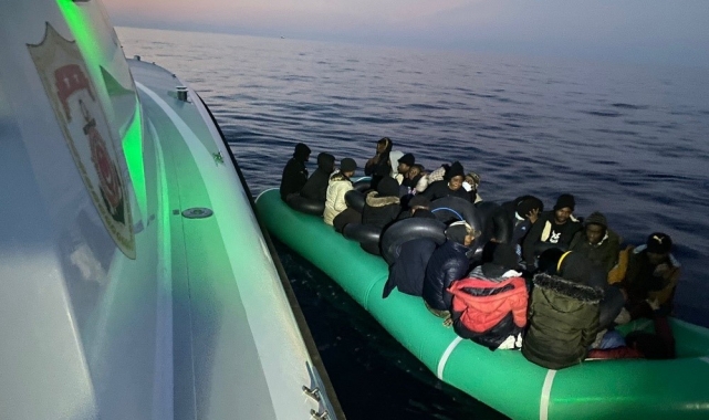 Ölümle burun buruna gelen 212 göçmeni Sahil Güvenlik kurtardı