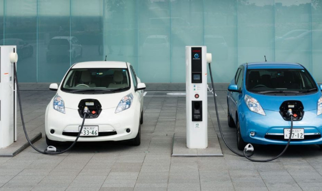 Türkiye'de imzaladı: 2040'a kadar tüm araçlar elektrikli olacak