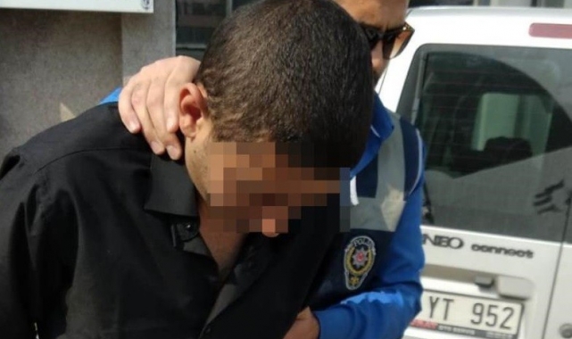 İzmir'de doktoru boğazından jiletle yaralayan sanığa 18 yıl hapis