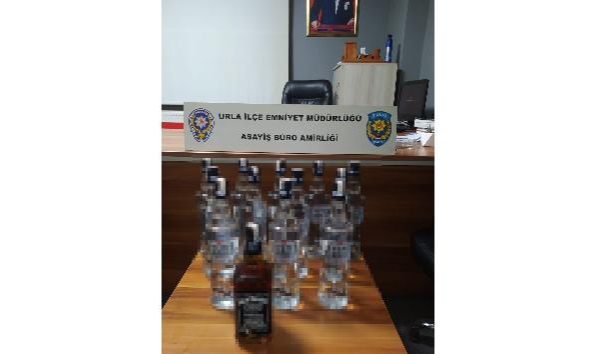 Polisin bandrol dikkati: Sahte içkileri bilindik markaların şişesiyle piyasaya sürecekti