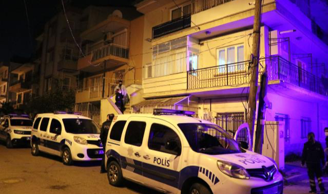 İzmir'de bir kişi bıçaklanmış halde ölü bulundu