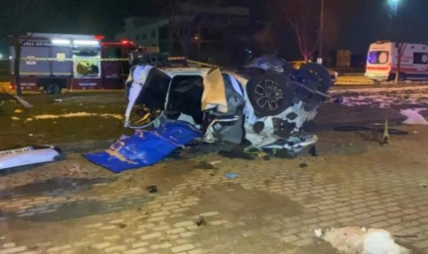 İzmir yolunda korkunç kaza! 2 ölü...