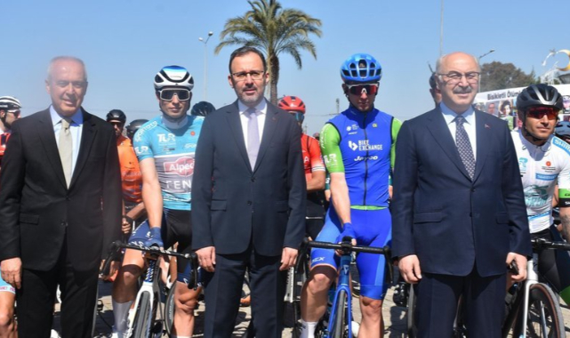 Bakan Kasapoğlu Tour of Türkiye'de dördüncü etabın startını verdi