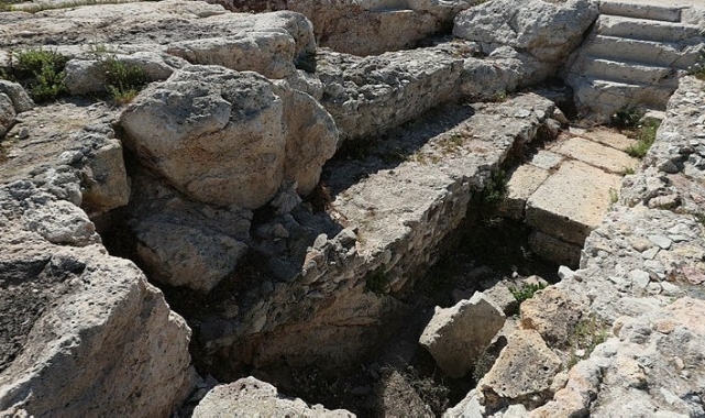 Foça'da bulunan 2 bin yıllık antik yol ziyarete açılıyor