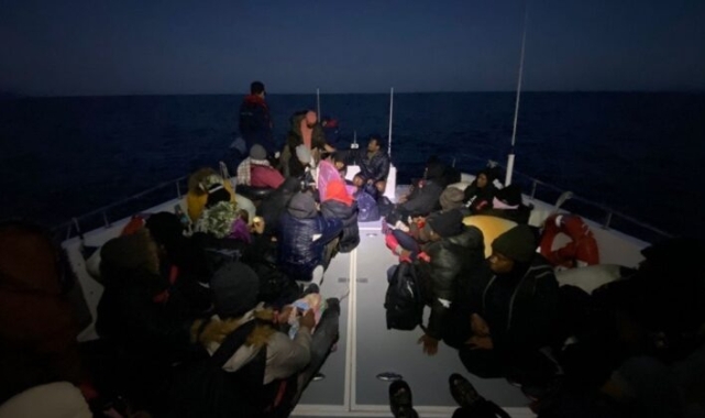 Foça ve Seferihisar'da 81 düzensiz göçmen kurtarıldı