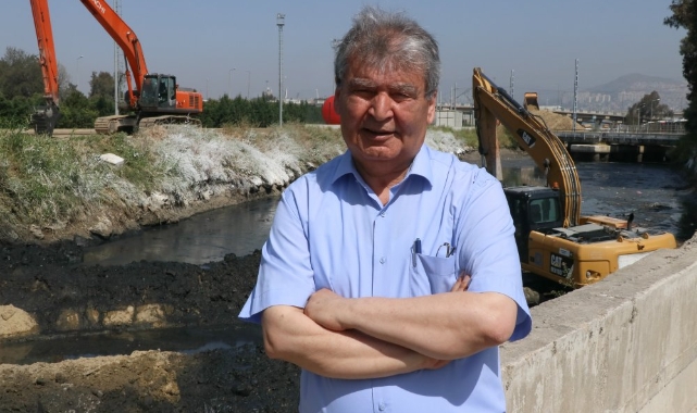 İzmir Körfezi'nde kokudan durulmuyor beton dökülme iddiası yer alıyor