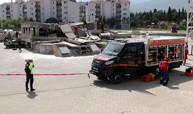 22 arama kurtarma ekibi, İzmir'de buluştu