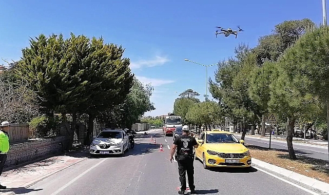 Çeşme'de trafik denetiminde dron desteği