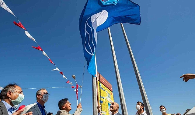 İzmir 4 halk plajı ile daha mavi bayrak kazandı