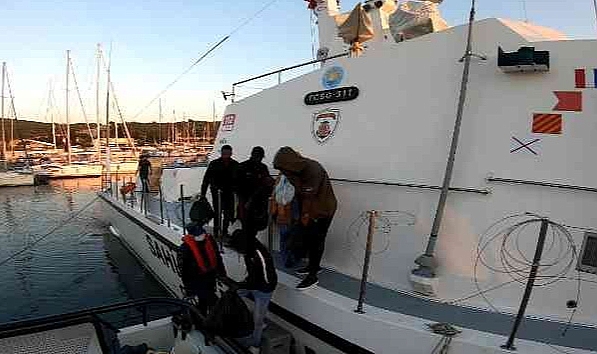 İzmir Urla'da düzensiz göçmen operasyonu