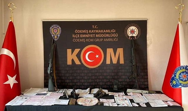 Vatandaşları yüksek faizle borçlandıran tefecilere İzmir polisinden operasyon