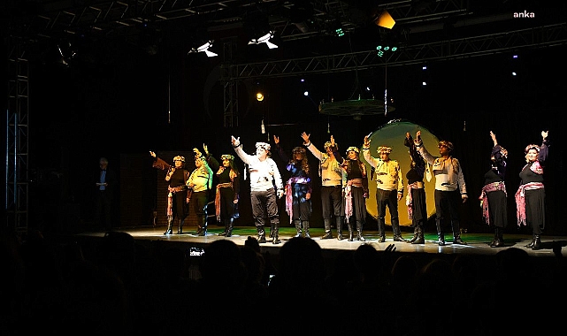 İzmir Aşkı Müzikali'ni Bornovalı'lar büyük bir beğeniyle izledi