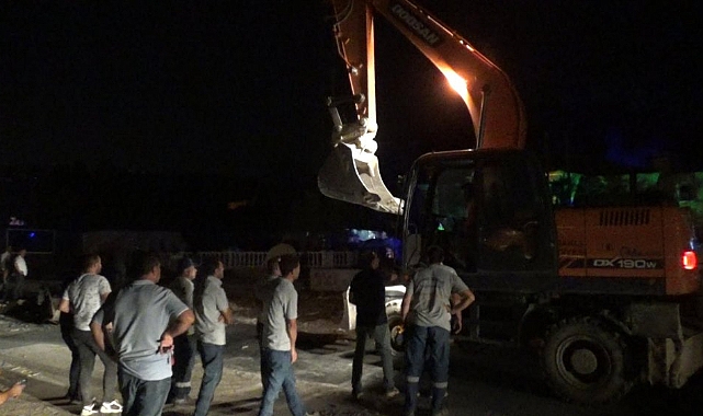 İzmir'de ilginç olay düğün sırasında yıkım ekibi geldi