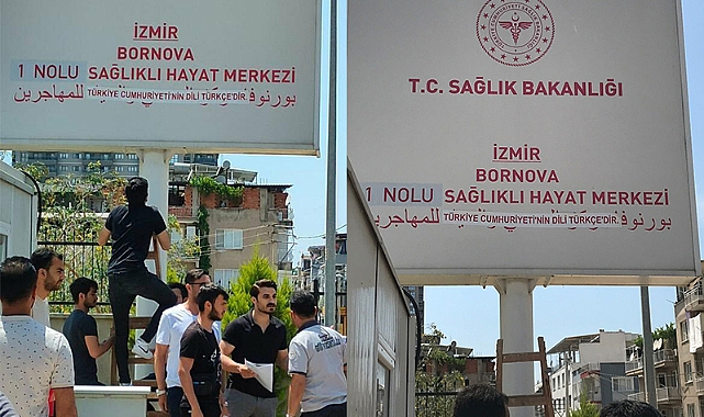 İzmir'de sağlık merkezinin tabelasındaki Arapça yazıları kapattılar