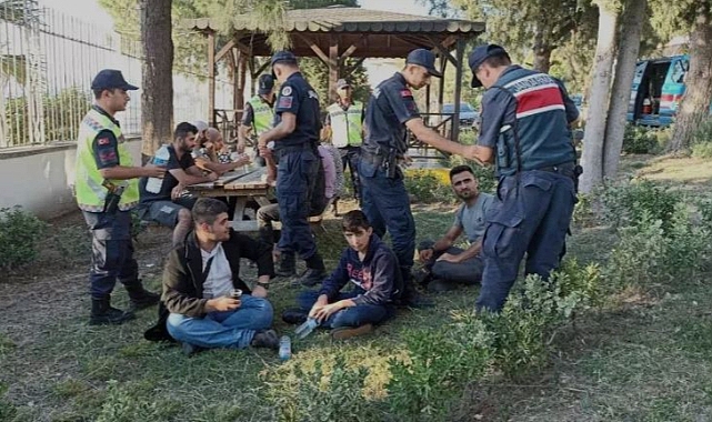İzmir'de toplam 314 göçmen kurtarılırken 5 organizatör yakalandı