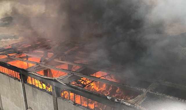 Menemen'de Deri fabrikasında yangın çıktı
