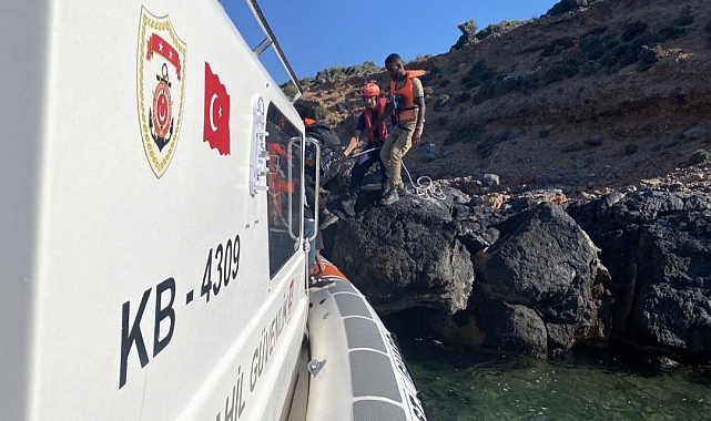 Çeşme ve Dikili açıklarında 36 göçmen kurtarıldı