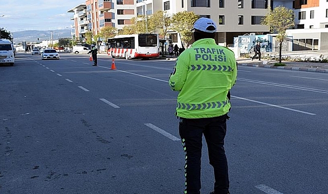 Kemalpaşa'da Kurban Bayramı dolayısıyla trafik denetimi gerçekleştirildi