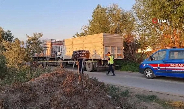 İzmir'de 2 kamyonun arasında sıkışan şahıs hayatını kaybetti