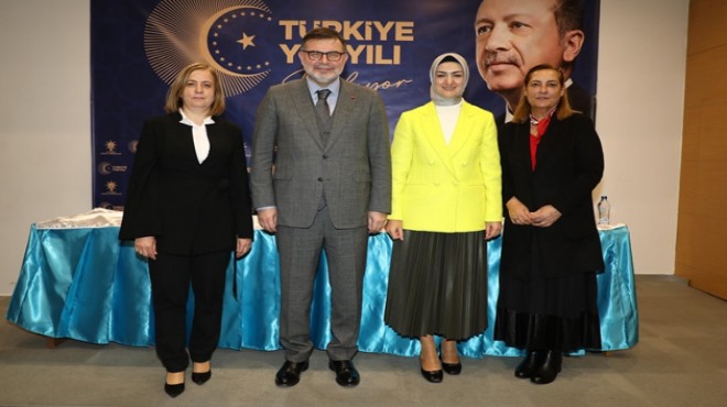 AK Parti İzmir Kadın Kolları’nda devir teslim: Yeni başkan göreve başladı