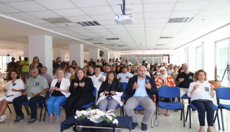 İzmir’de elektrik akımına kapılarak hayatını kaybeden Özge Ceren Deniz için anma töreni düzenlendi