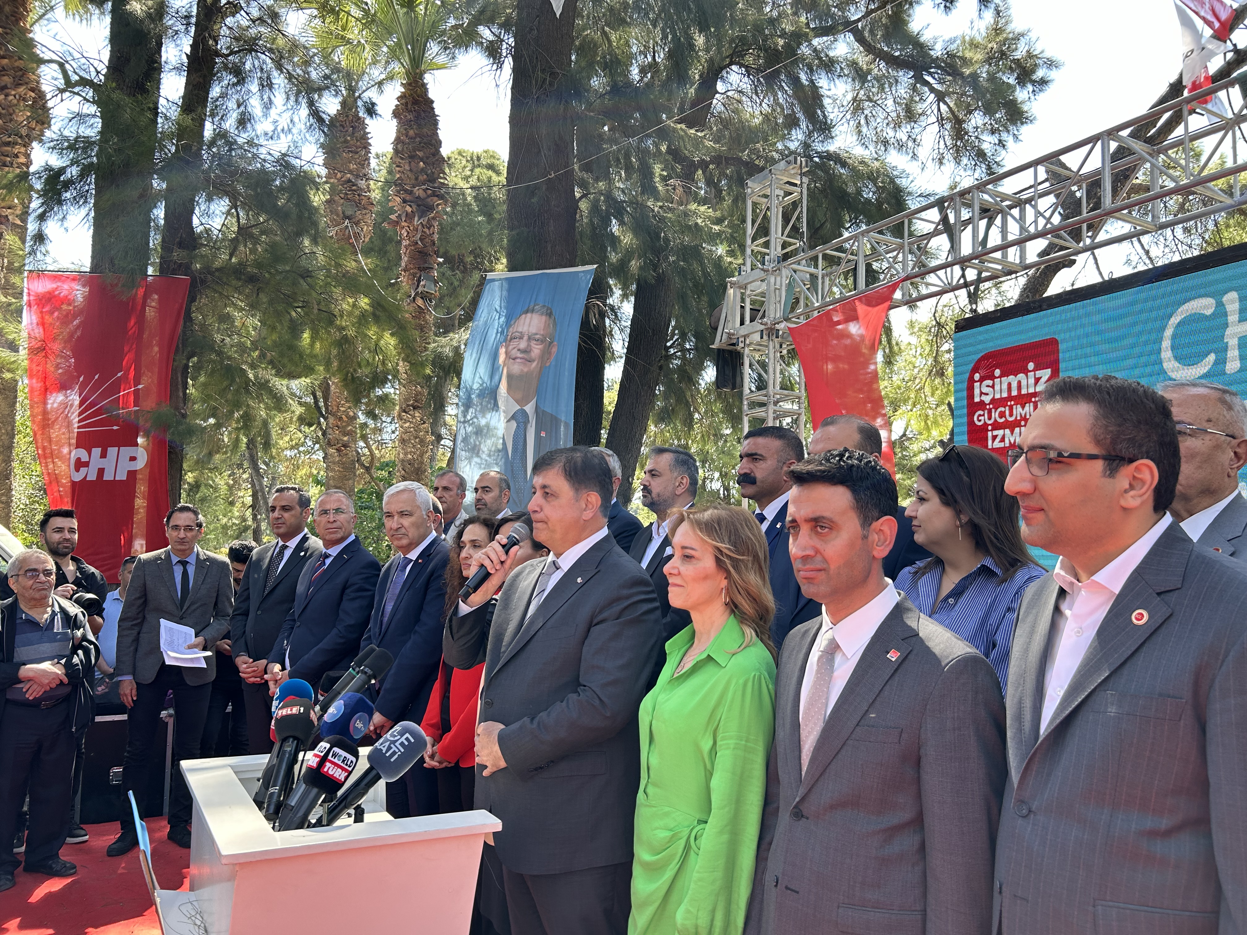 CHP'de bayramlaşma: Aslanoğlu'ndan 'erken seçim', Tugay'dan '31 Mart' mesajları!