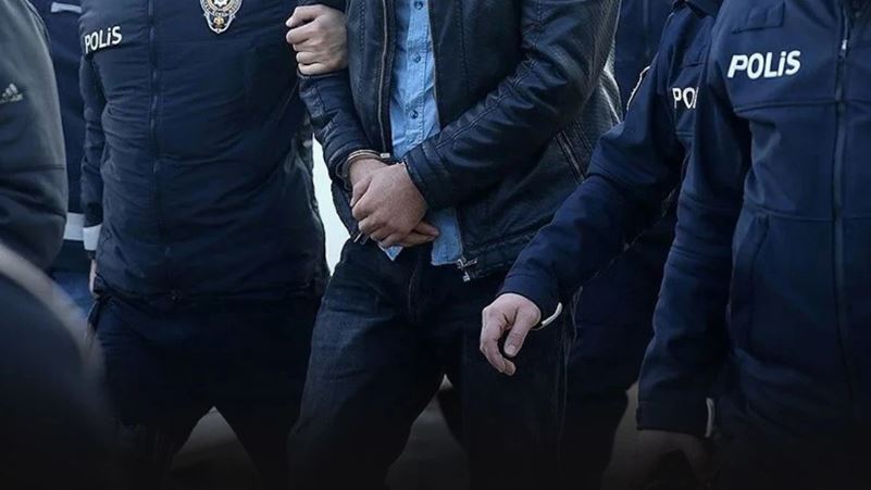 İzmir'de FETÖ operasyonu... 19 şüpheli yakalandı