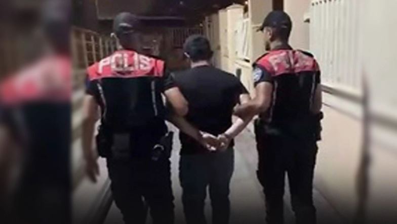 İzmir Polisi'nden huzur denetimi... 89 aranan şüpheli yakalandı