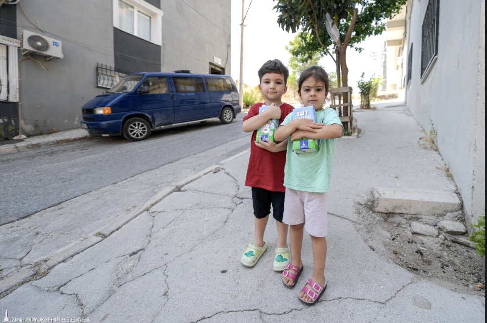 İzmir’in çocukları Süt Kuzusu ile büyüyor