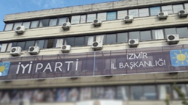 İYİ Parti İzmir'de 100 kişilik yeni yönetim kadrosu belli oldu