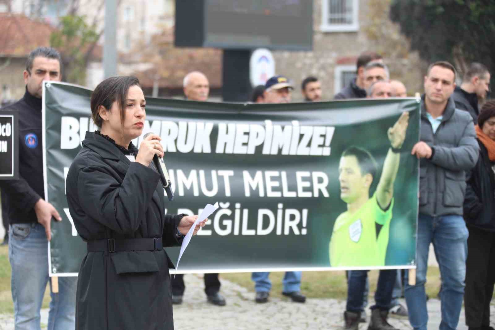 Saldırıya uğrayan hakeme memleketi İzmir’den destek: 